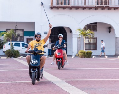 Recorrido en moto eléctrica, ciudad historíca