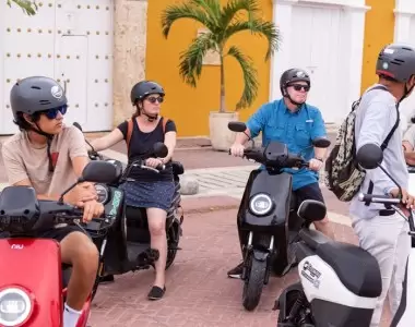 Tour Recorrido en moto eléctrica, ciudad historíca