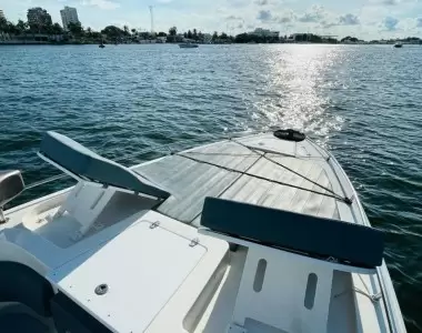 Bote deportivo 38 pies I